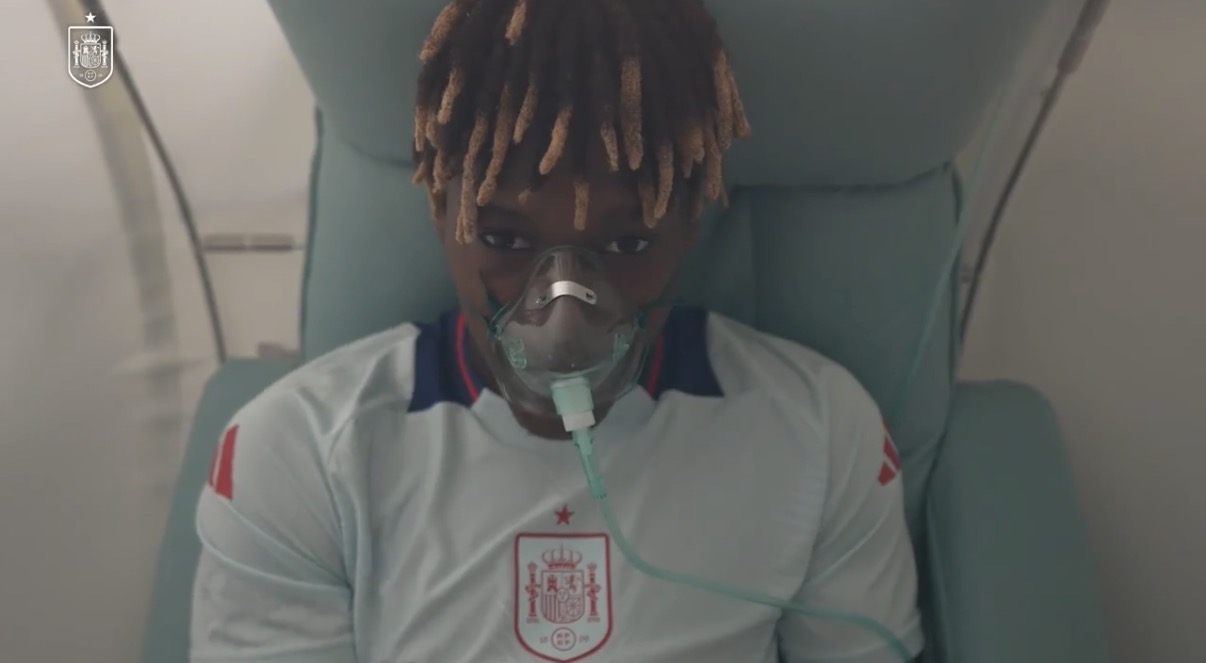 Bryan Johnson en sesión de oxigenoterapia